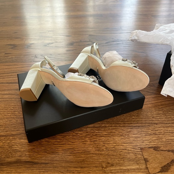 NEW Badgley Mischka Aqua Block Heels Size 8.5 - Picture 7 of 9